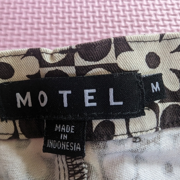 MOTEL ROCKS Brown and White Patterned Pants - Picture 6 of 6